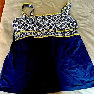 Lands End swimming suit tankini top.  Super cute! NWOT 8DD
